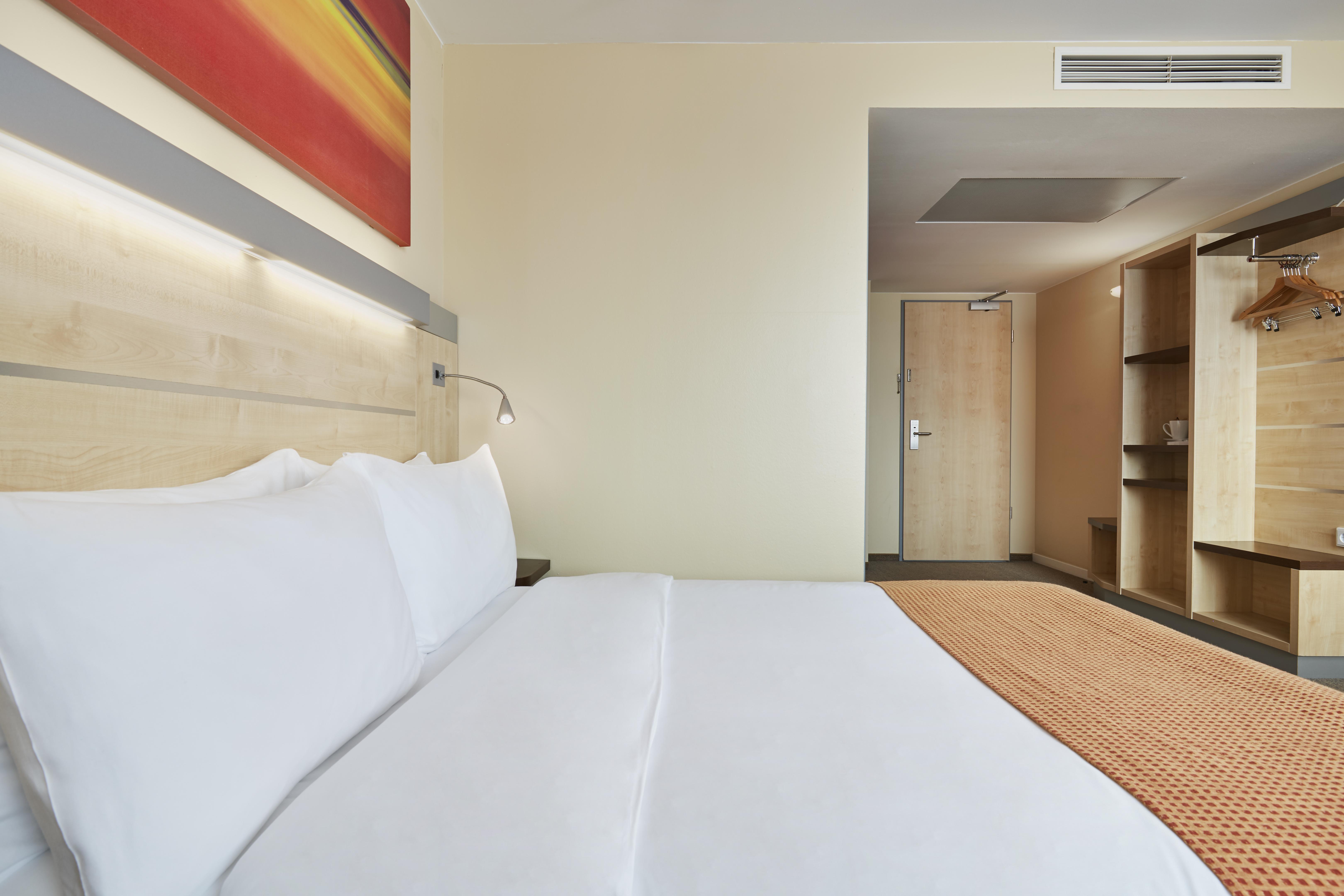 Holiday Inn Express Berlin City Centre West — Photos 3